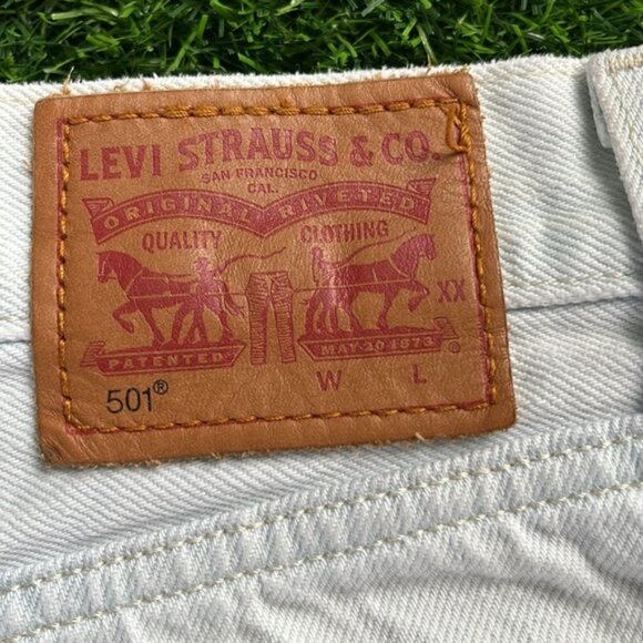 COPY - LEVIS 501 Cut Off Denim Shorts size 28 - Picture 5 of 8